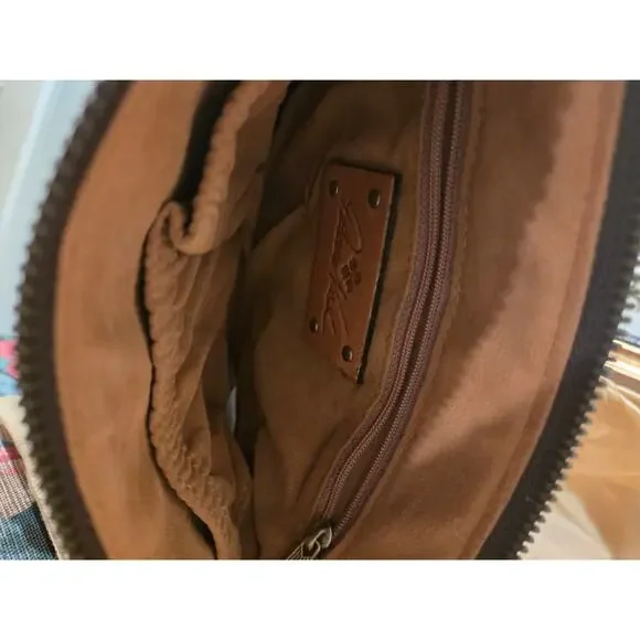 NEW Patricia Nash - Brown Leather Wristlet  Floral Detail - Picture 4 of 6